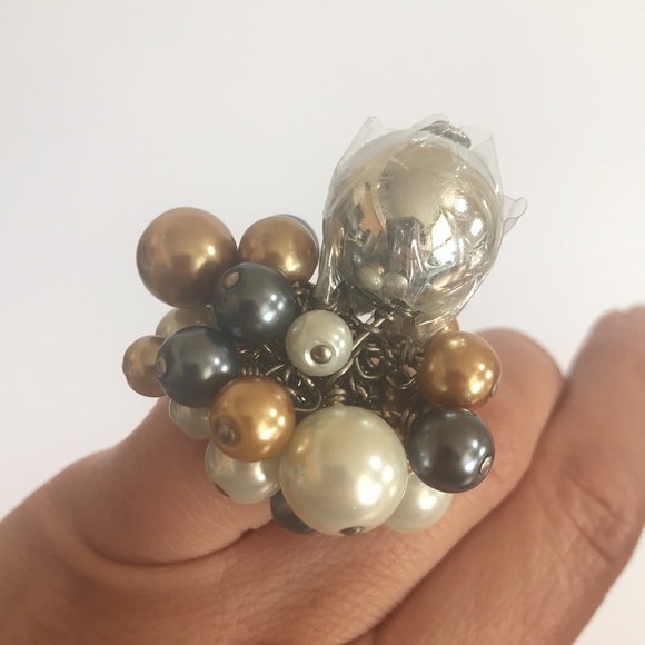 NWOT Dolce & Gabanna D&G Jewels Cocktail Ring Silver White Baubles Model #DJ0745 - Picture 4 of 9